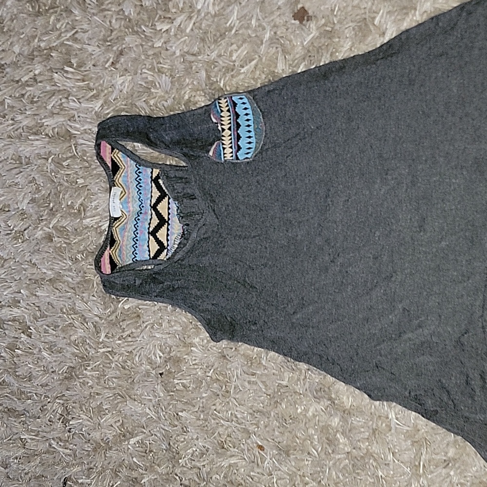 Tank tops - Picture 3 of 4
